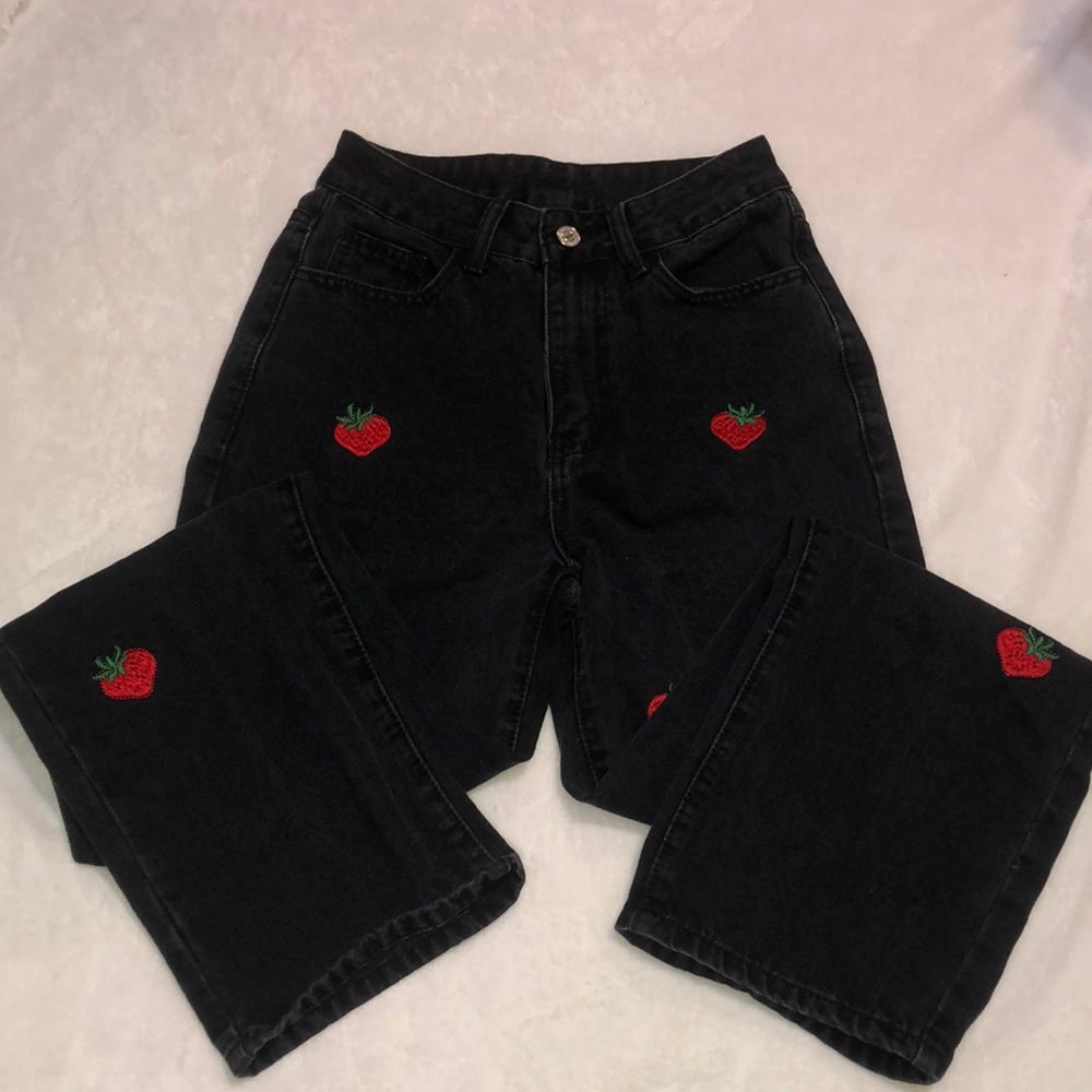 strawberry black mom jeans